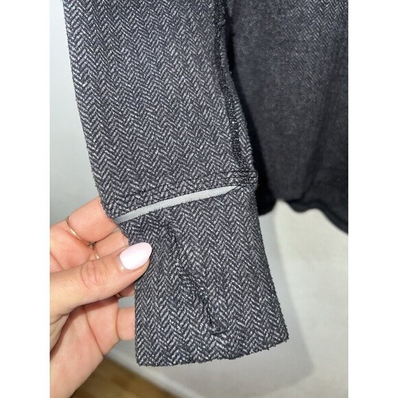 Lululemon 1/4 Zip Pullover Gray Micro Chevron Print Black Grey Size 6 Pocket B1 - Picture 2 of 6